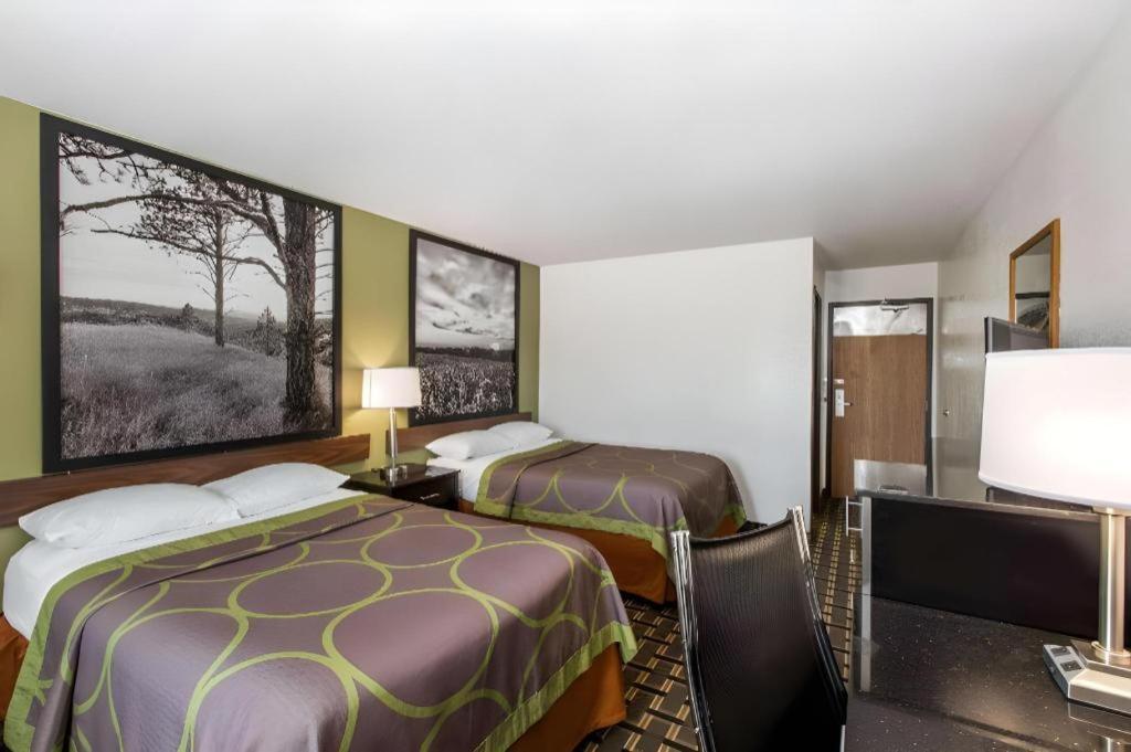 Super 8 By Wyndham Wayne Hotel Luaran gambar